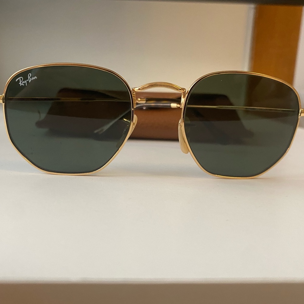 Hexagonal ray bans